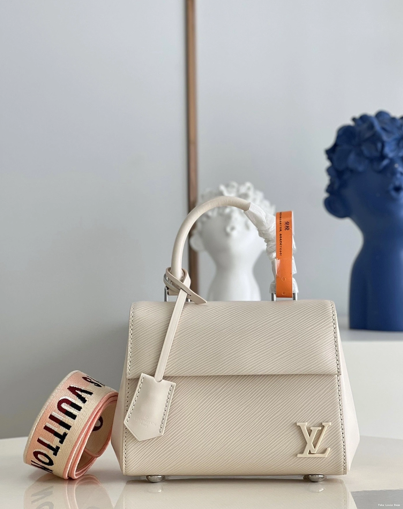 Rep ladies LOUIS VUITTON CLUNY MINI 0708
